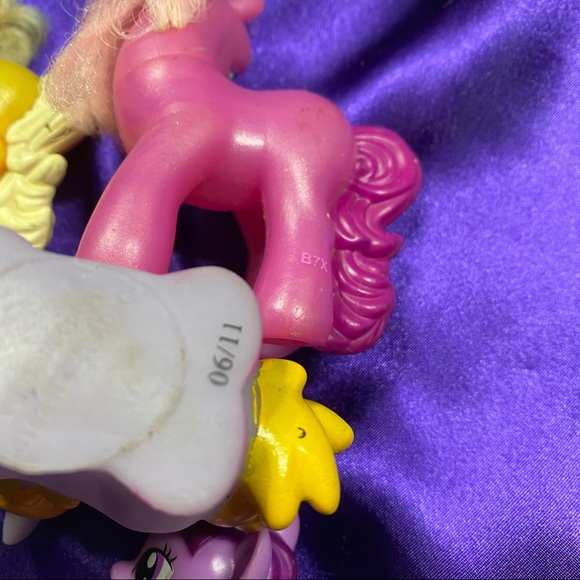 📌My little pony bundle & paperboard bucket some are vintage - Picture 8 of 13